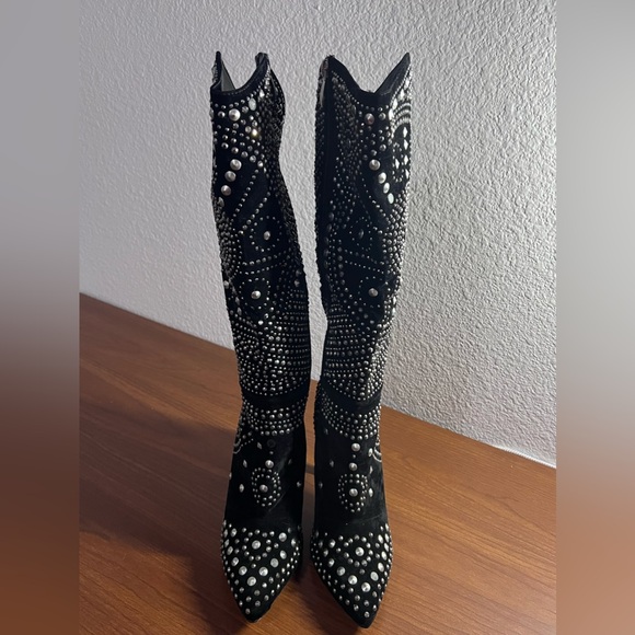 Olivia Miller Knee High Black Boots Studded Detail All Throughout Size 6 NWOT - Picture 3 of 10